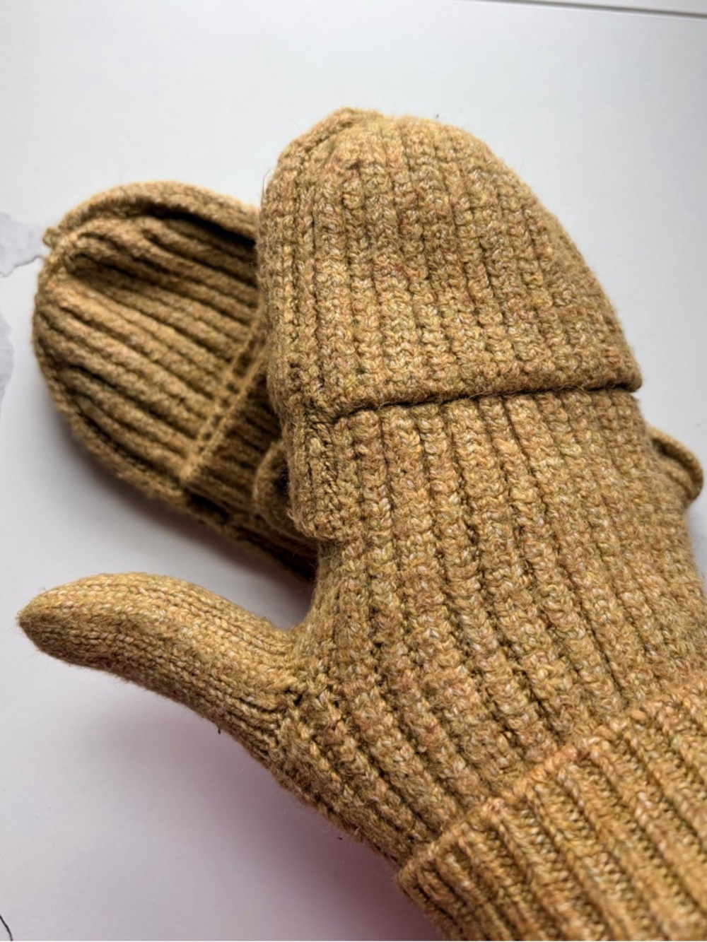 Target Chunky Ribbed Convertible Mittens in Mustard Yellow NWOT